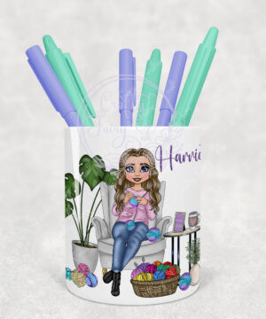 3153 personalised knitting lady pen pot 1