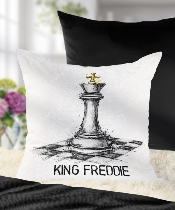 3909 personalised chess king cushion 3